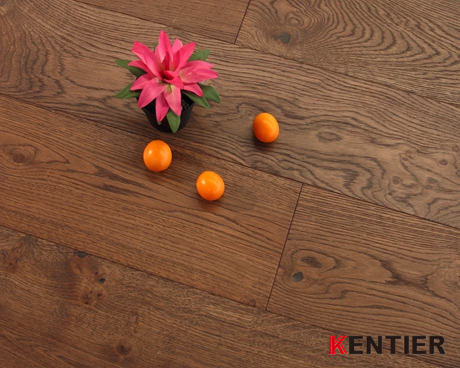 K5122-Oak Engineered Flooring with Handscraped Treatment To Show You An Antique Feeling